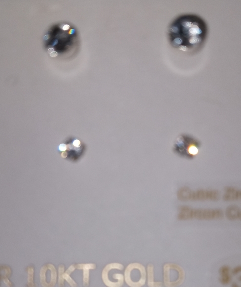 diamond earings- cubic zirconia - Picture 2 of 2